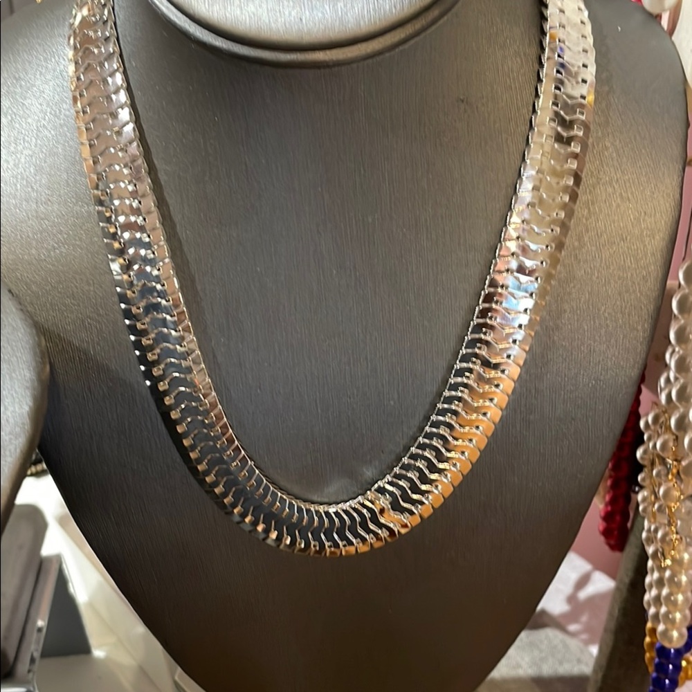 Elegant fashion  Silver Necklace
